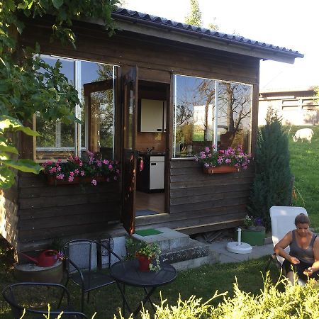 S'Husli Bed & Breakfast Embrach Bagian luar foto